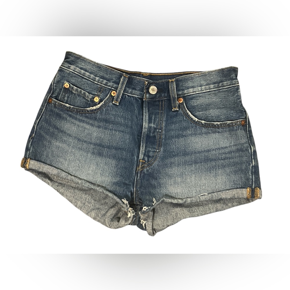 Women’s Levi 501 cut-off jeans/ shorts/ booty shorts / jorts size 30
